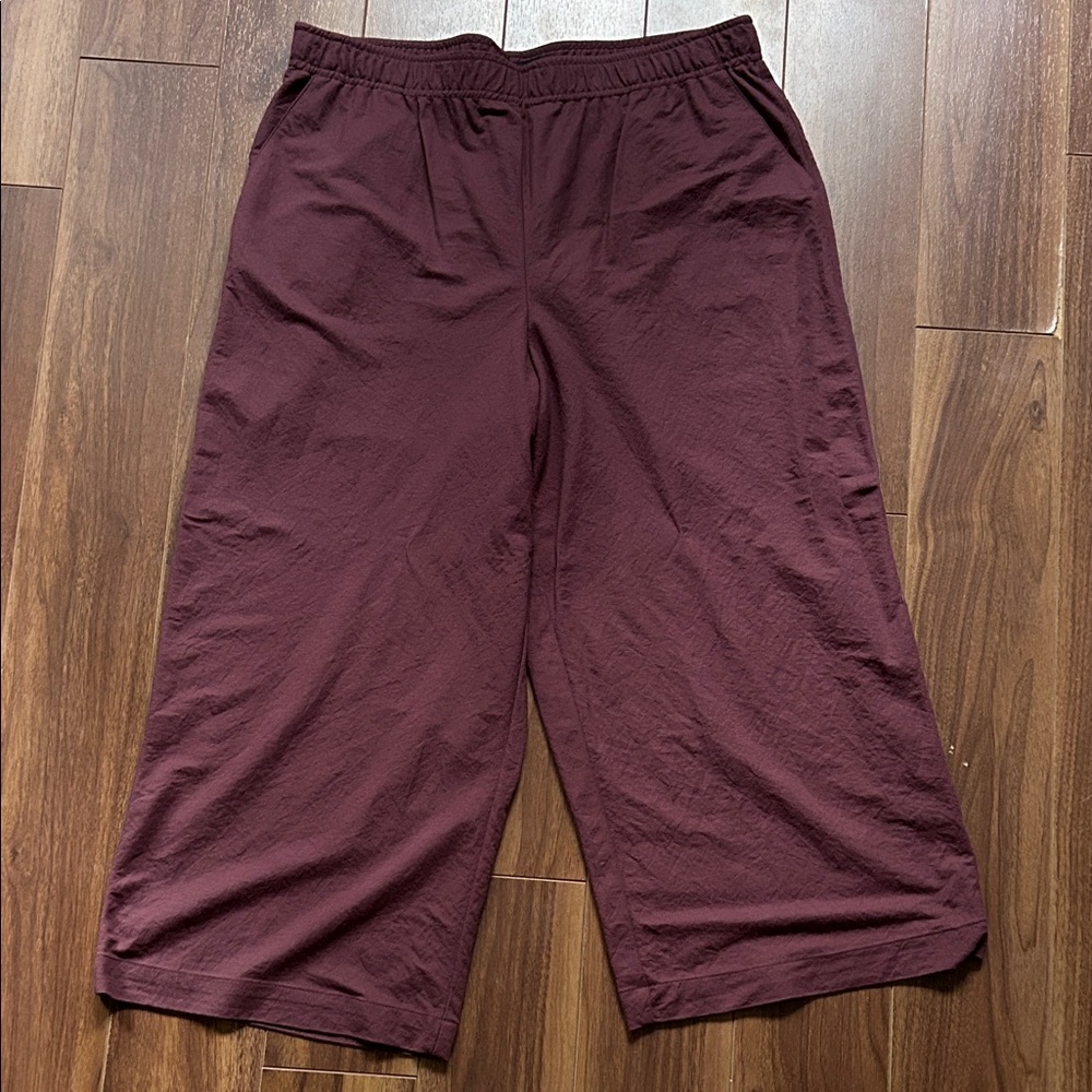 Reitmans Burgundy Cropped Pants